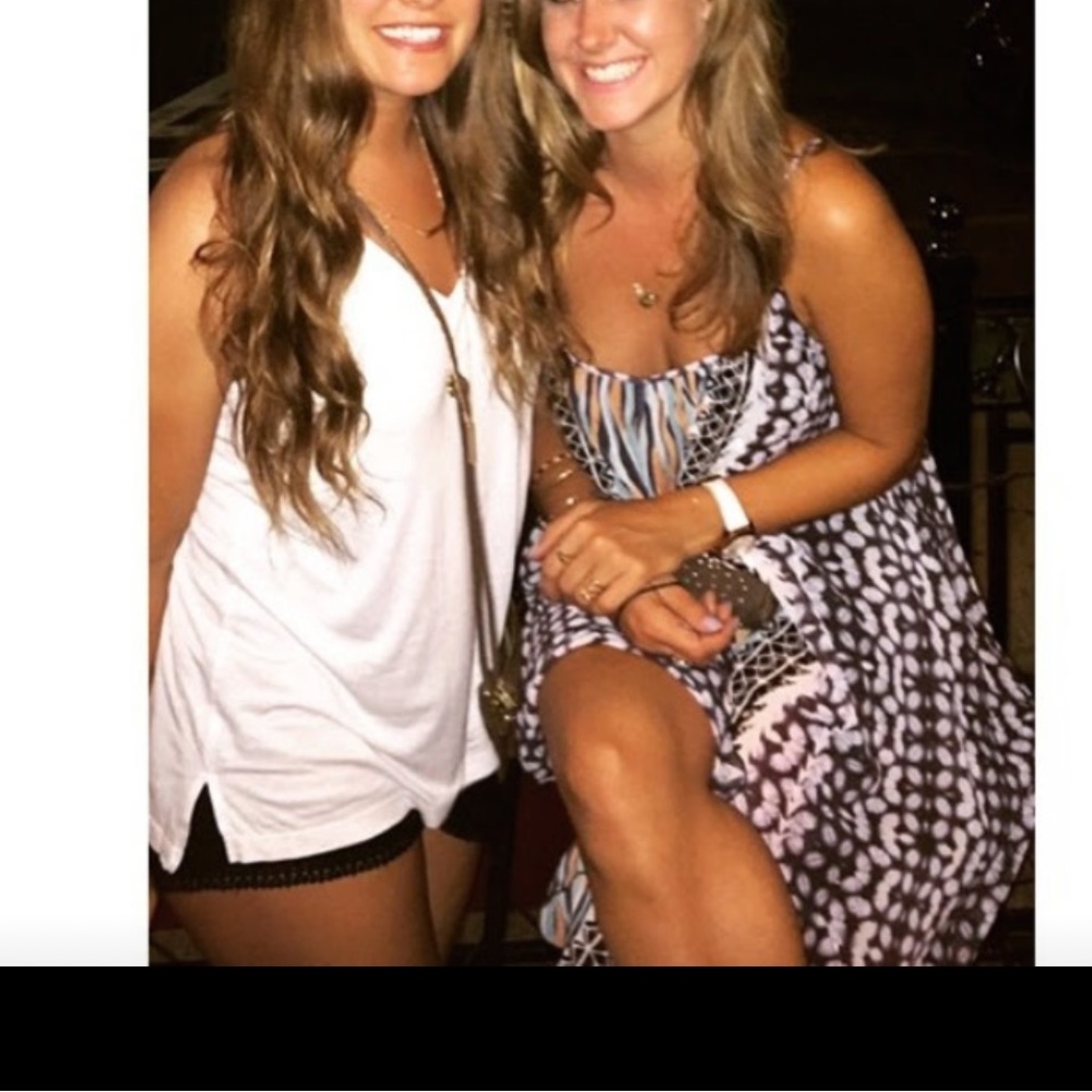 Fun patterned dress - Picture 3 of 3